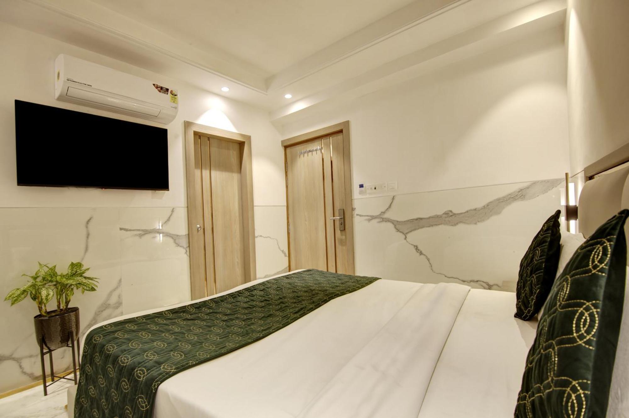 Hotel International Inn - Near Delhi Airport Ню Делхи Екстериор снимка
