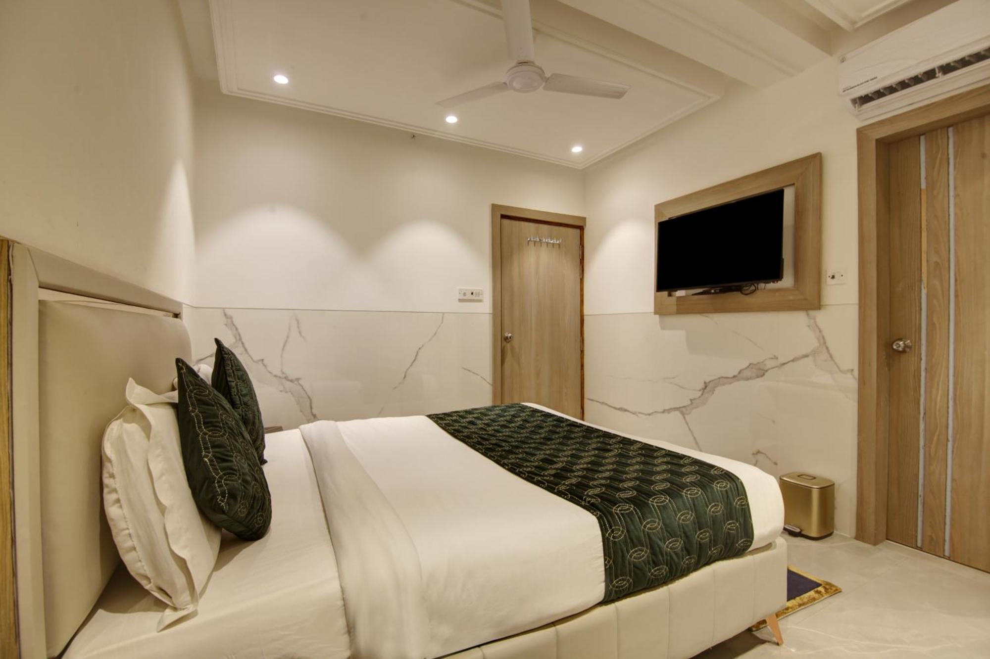 Hotel International Inn - Near Delhi Airport Ню Делхи Екстериор снимка