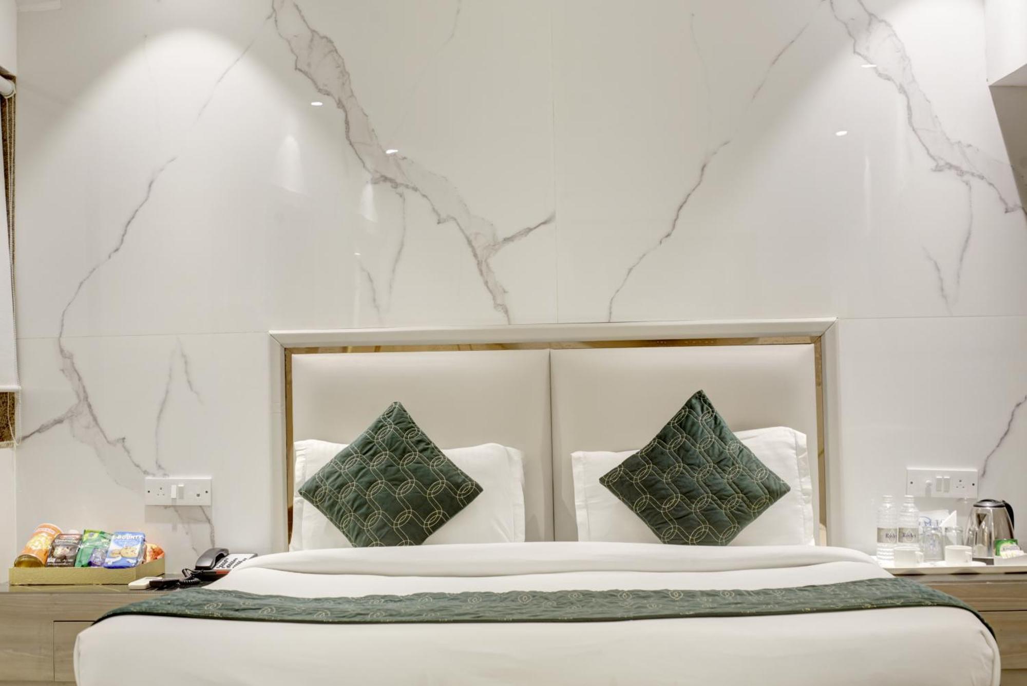 Hotel International Inn - Near Delhi Airport Ню Делхи Екстериор снимка