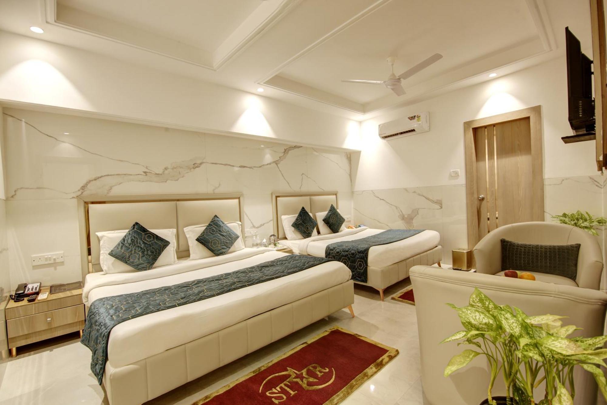 Hotel International Inn - Near Delhi Airport Ню Делхи Екстериор снимка